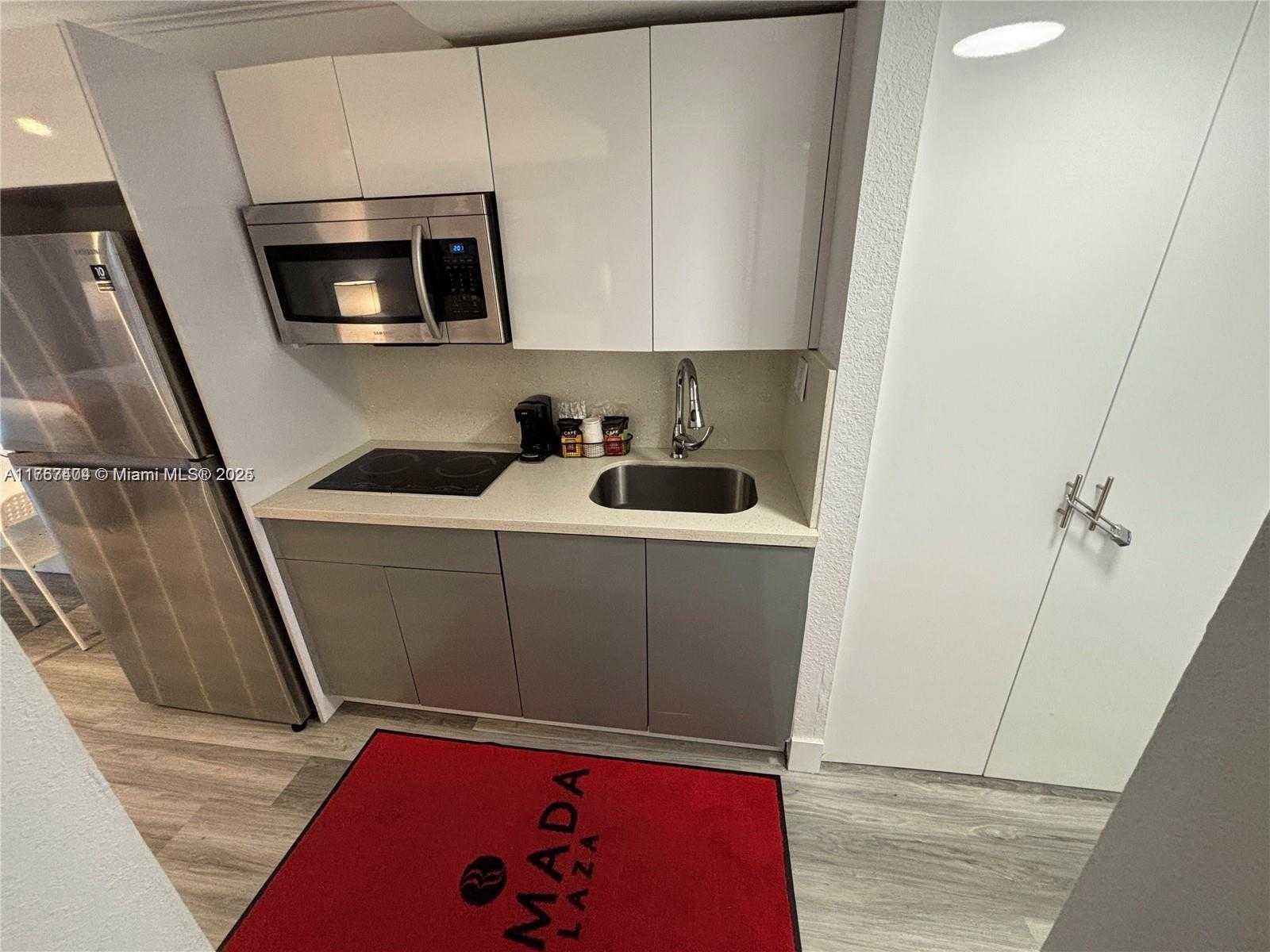 Small Image of 19201 COLLINS AVE #1119, Sunny Isles Beach Number 4
