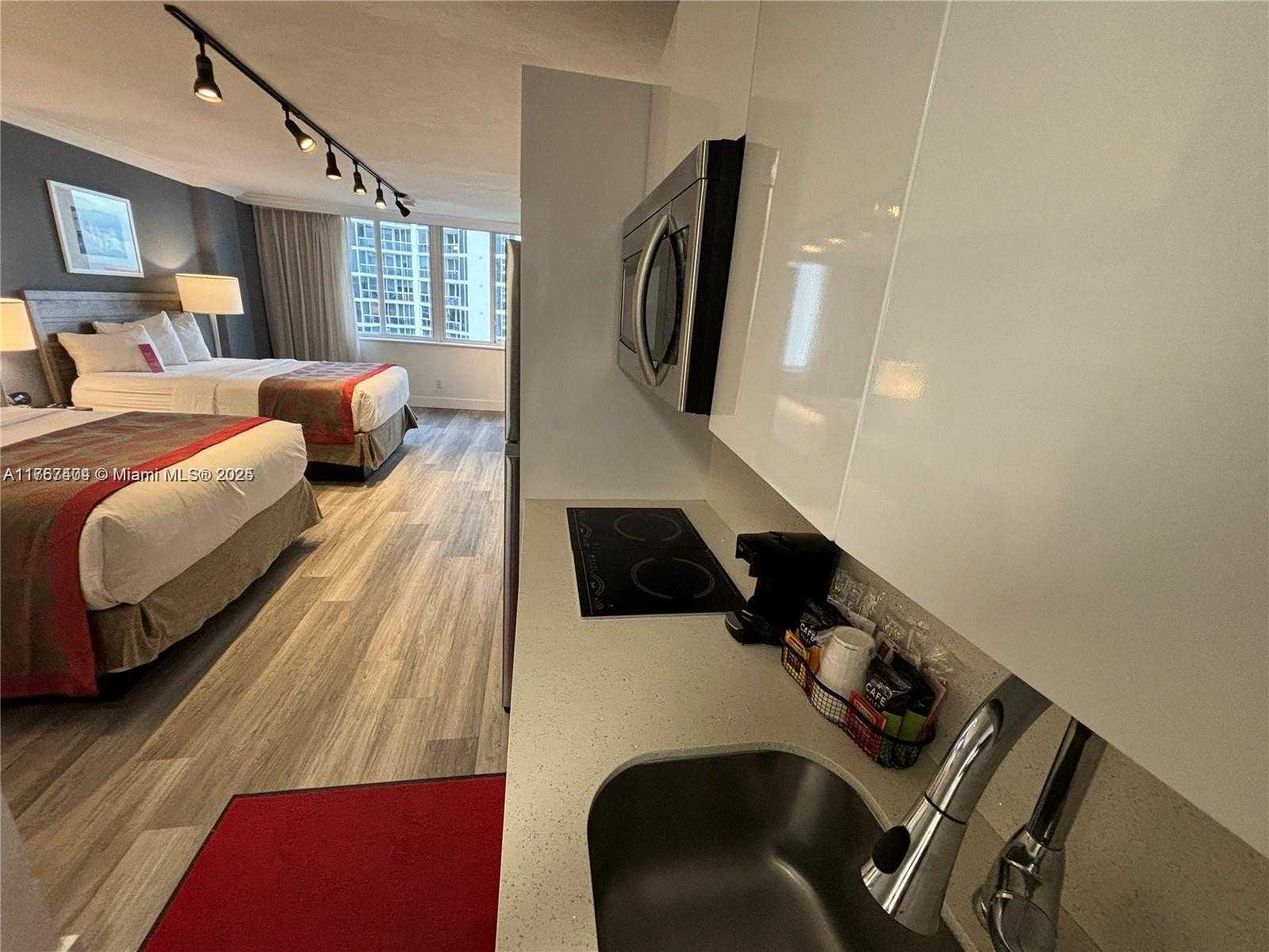 Small Image of 19201 COLLINS AVE #1119, Sunny Isles Beach Number 5