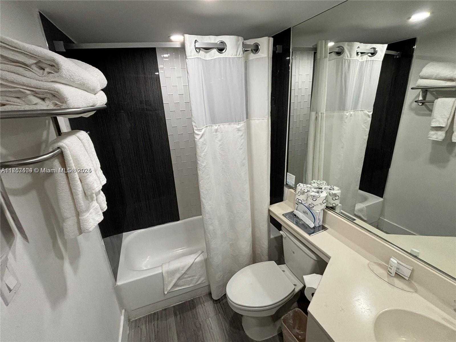 Small Image of 19201 COLLINS AVE #1119, Sunny Isles Beach Number 6