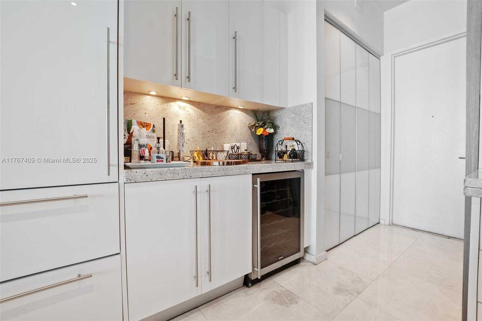 Small Image of 900 BRICKELL KEY BLVD #1102, Miami Number 12