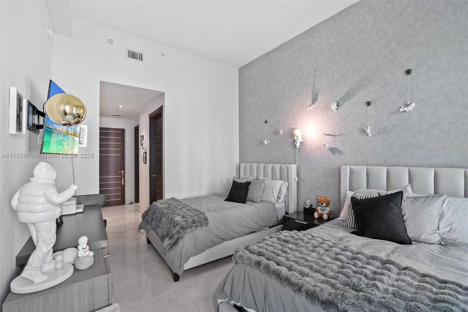 Small Image of 900 BRICKELL KEY BLVD #1102, Miami Number 19