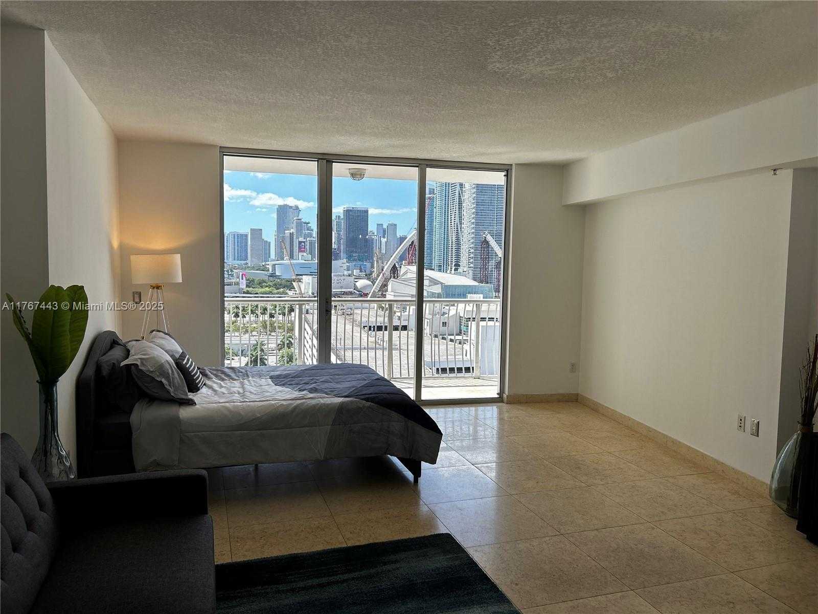 Small Image of 1750 #1808, Miami Number 5