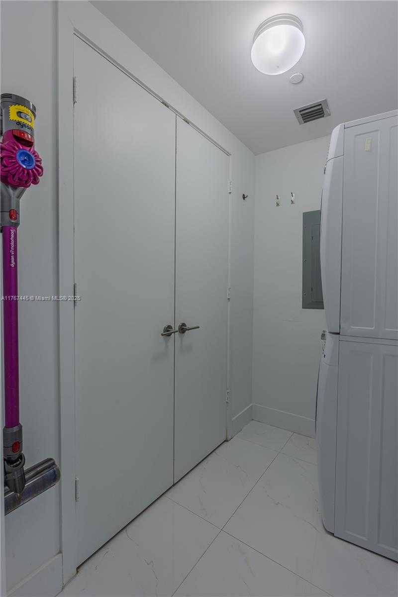 Small Image of 2900 NORTH EAST 7TH AVE #2407, Miami Number 20