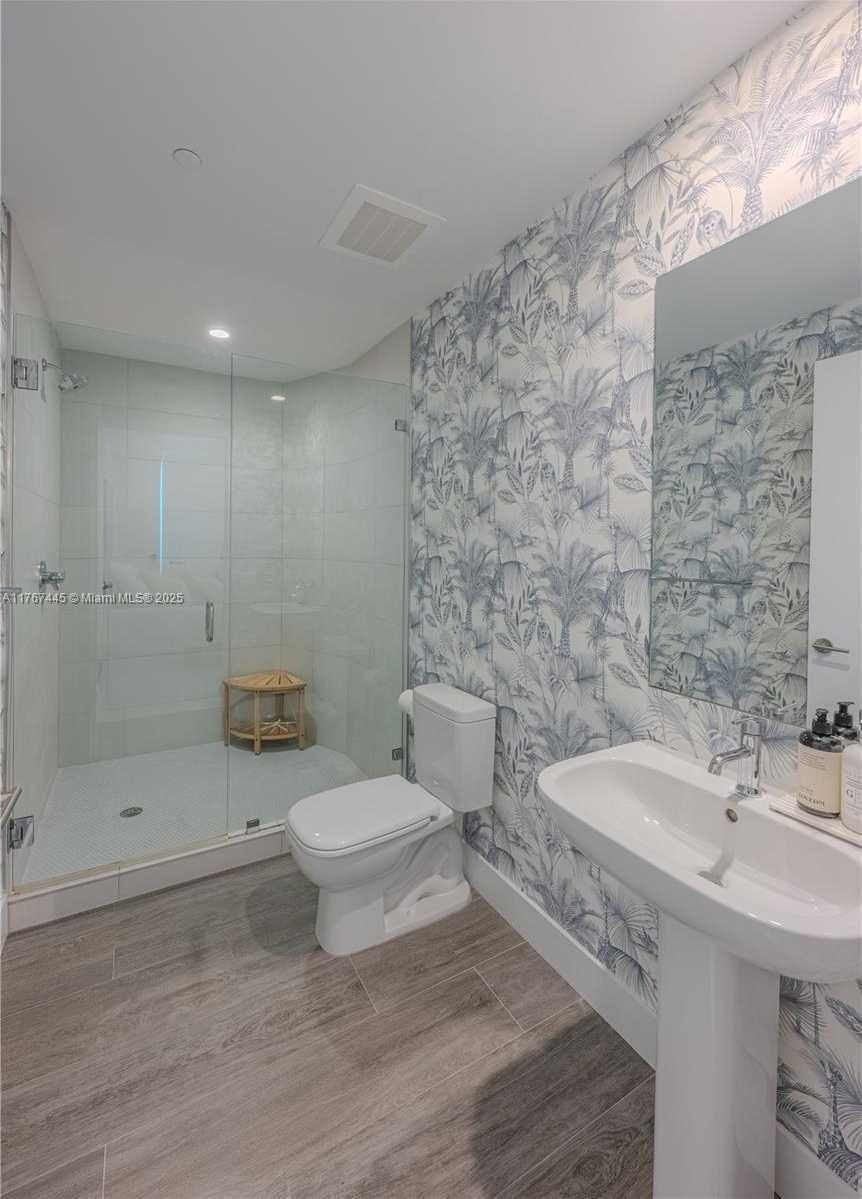 Small Image of 2900 NORTH EAST 7TH AVE #2407, Miami Number 9