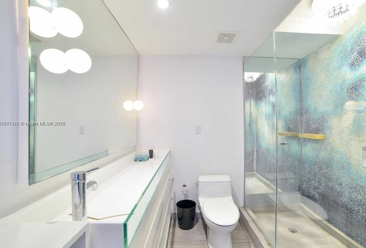 Small Image of 1100 WEST AVE #622, Miami Beach Number 3
