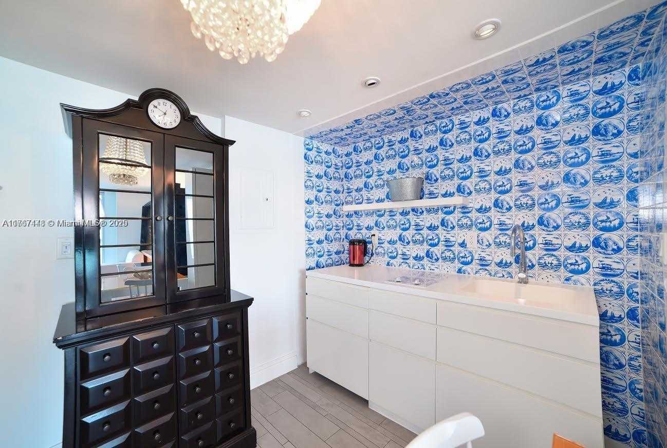 Small Image of 1100 WEST AVE #622, Miami Beach Number 4