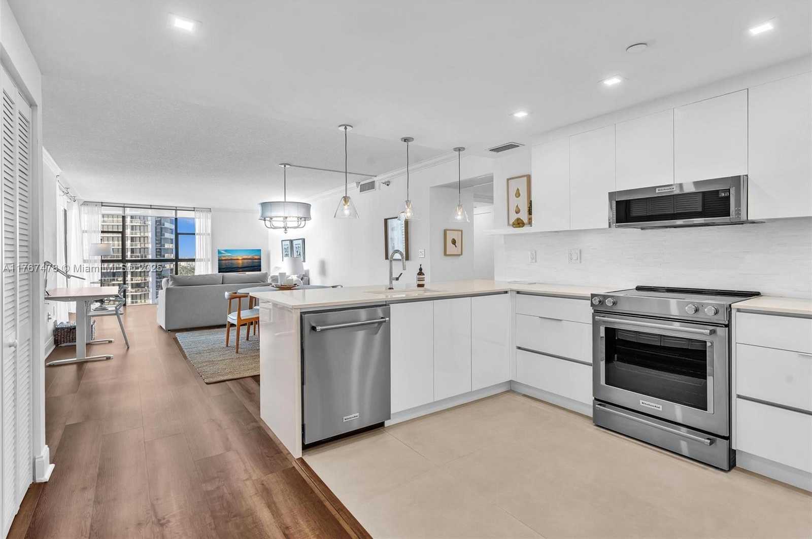 Small Image of 20515 EAST COUNTRY CLUB DR #1848, Aventura Number 4