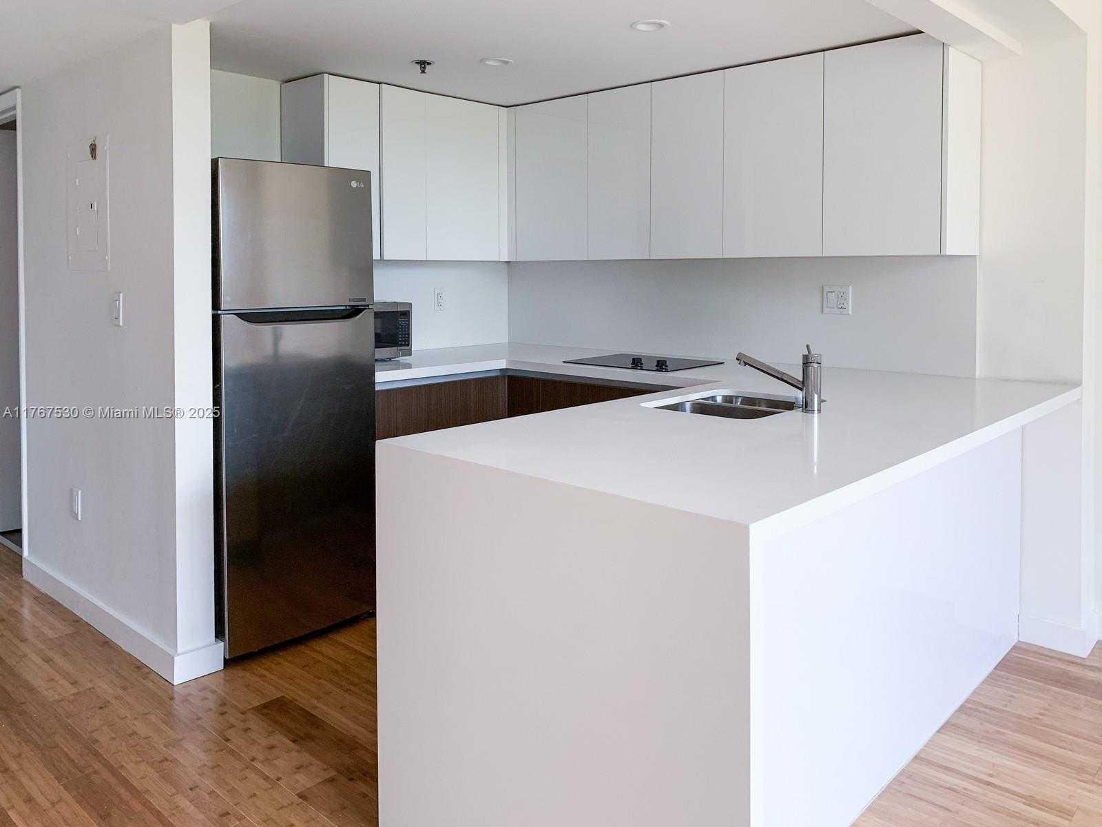 Small Image of 540 BRICKELL KEY DR #407, Miami Number 11