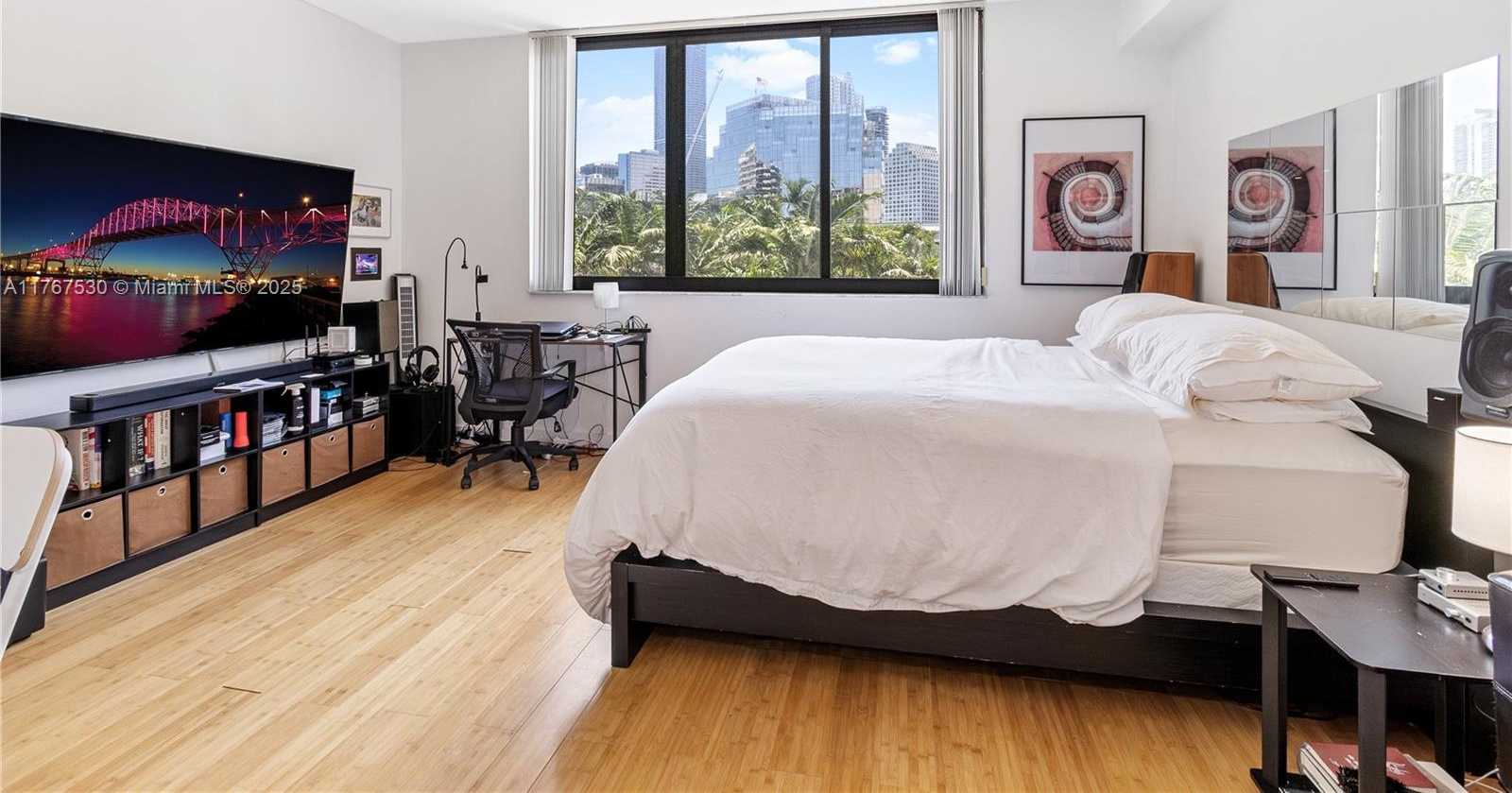 Small Image of 540 BRICKELL KEY DR #407, Miami Number 3