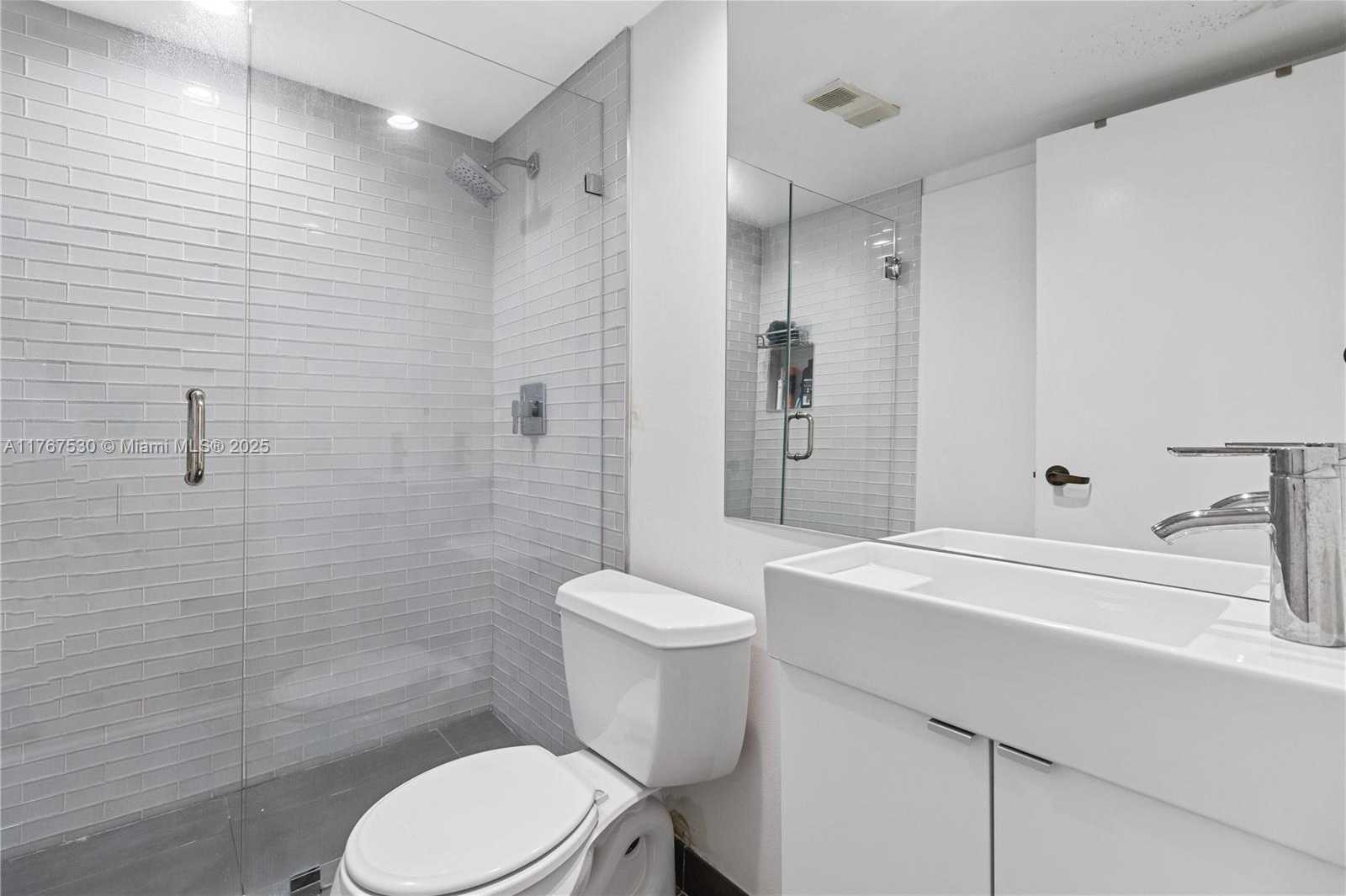 Small Image of 540 BRICKELL KEY DR #407, Miami Number 5