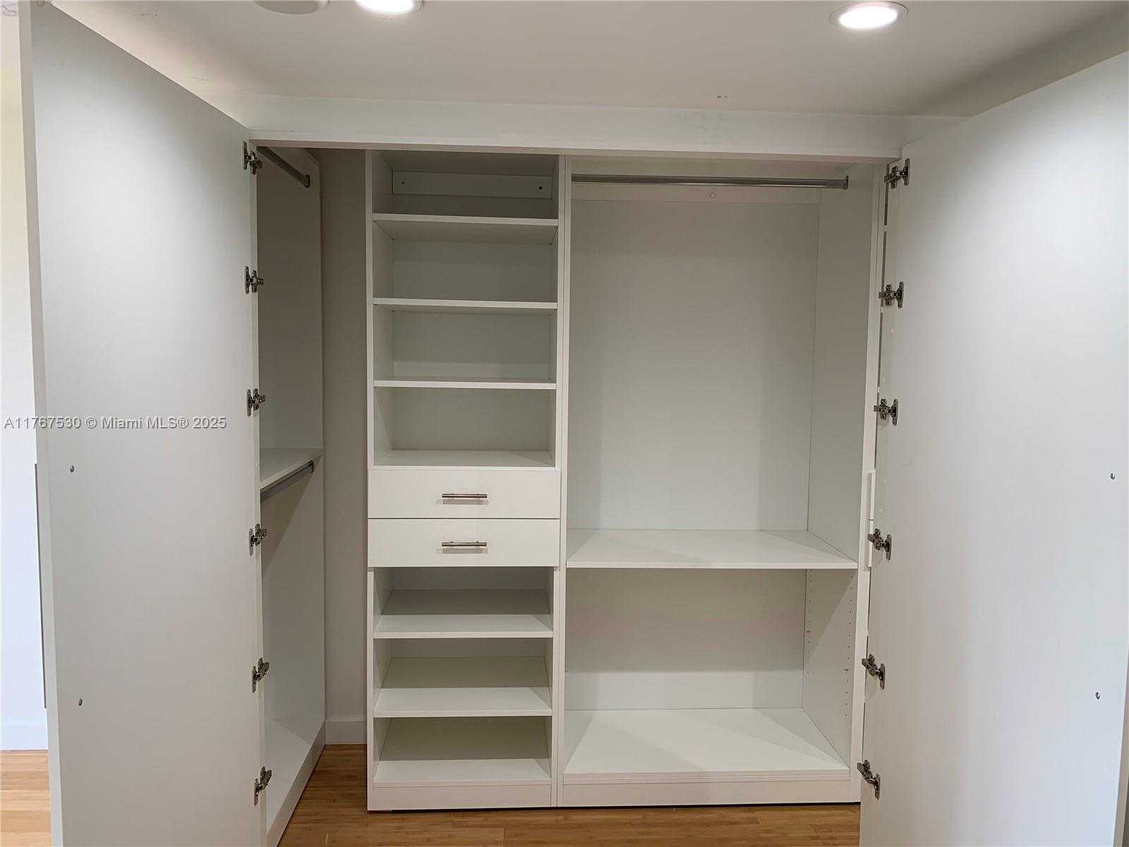 Small Image of 540 BRICKELL KEY DR #407, Miami Number 7