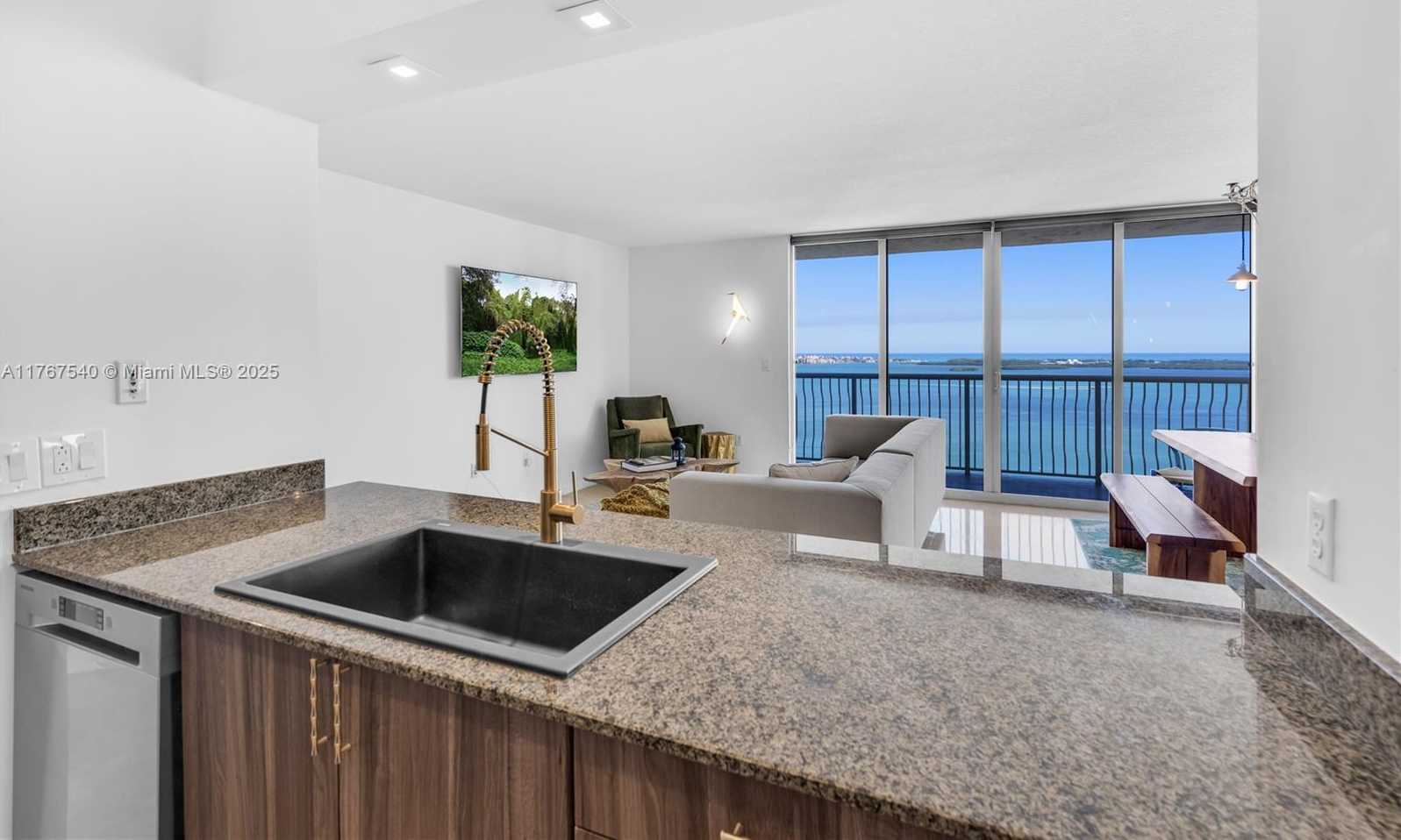 Small Image of 1200 BRICKELL BAY DR #3201, Miami Number 12