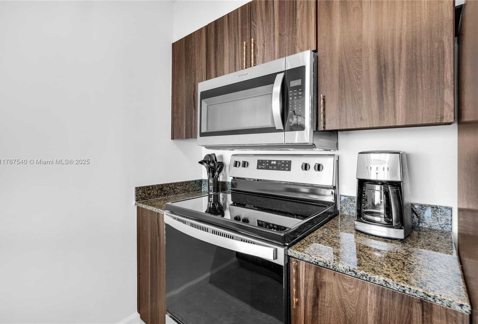 Small Image of 1200 BRICKELL BAY DR #3201, Miami Number 13