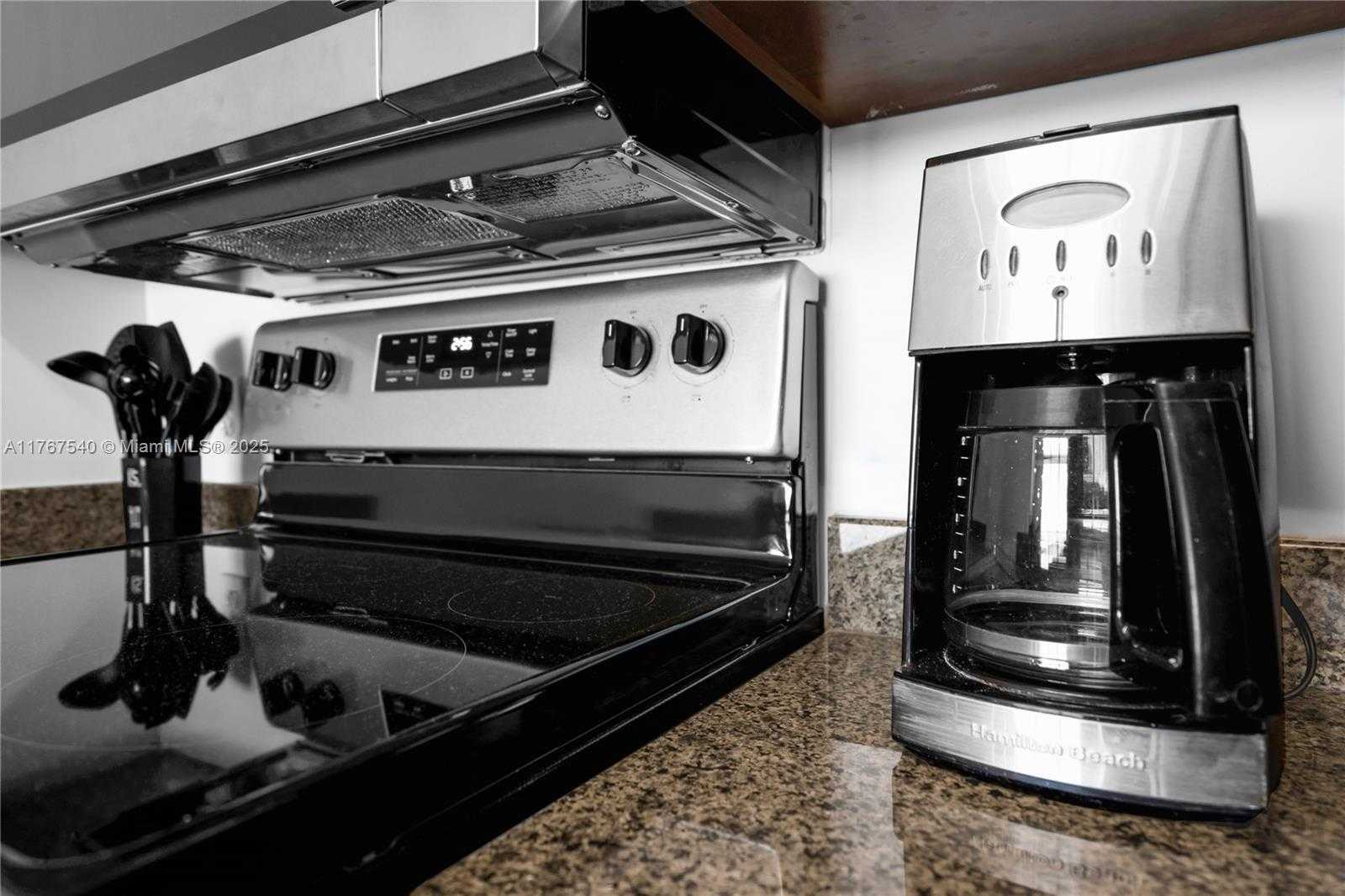 Small Image of 1200 BRICKELL BAY DR #3201, Miami Number 14