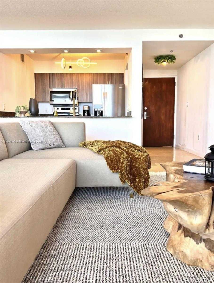 Small Image of 1200 BRICKELL BAY DR #3201, Miami Number 21