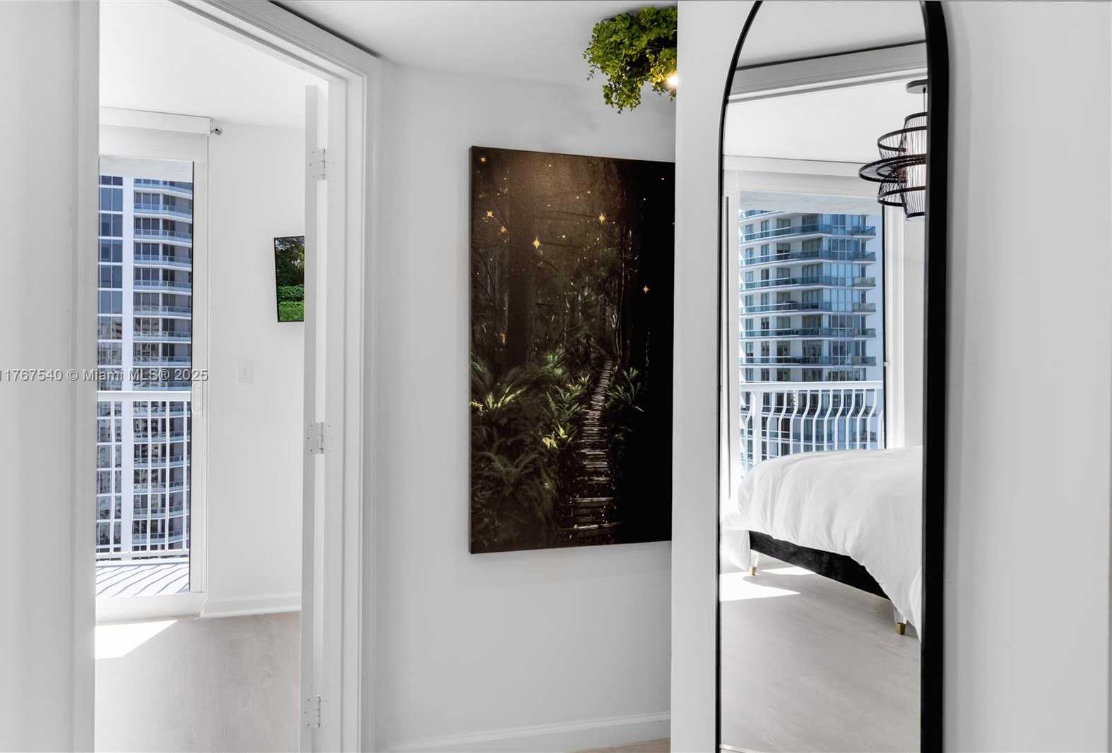 Small Image of 1200 BRICKELL BAY DR #3201, Miami Number 32