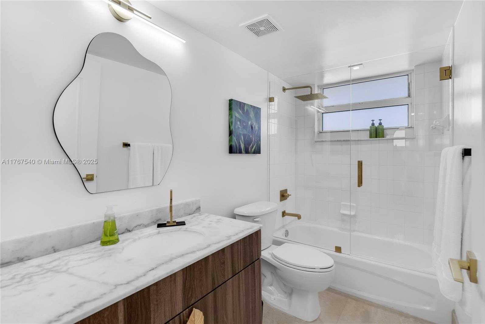 Small Image of 1200 BRICKELL BAY DR #3201, Miami Number 33