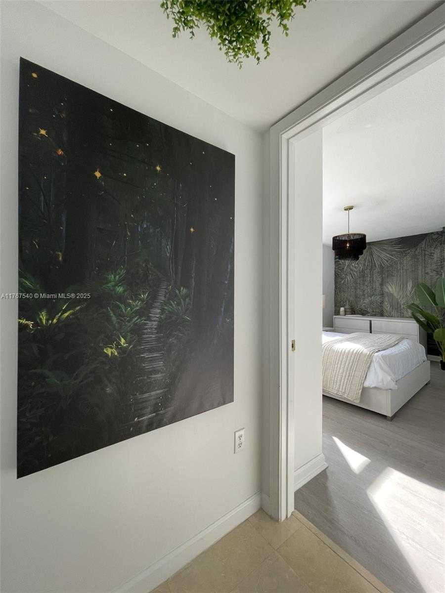 Small Image of 1200 BRICKELL BAY DR #3201, Miami Number 47