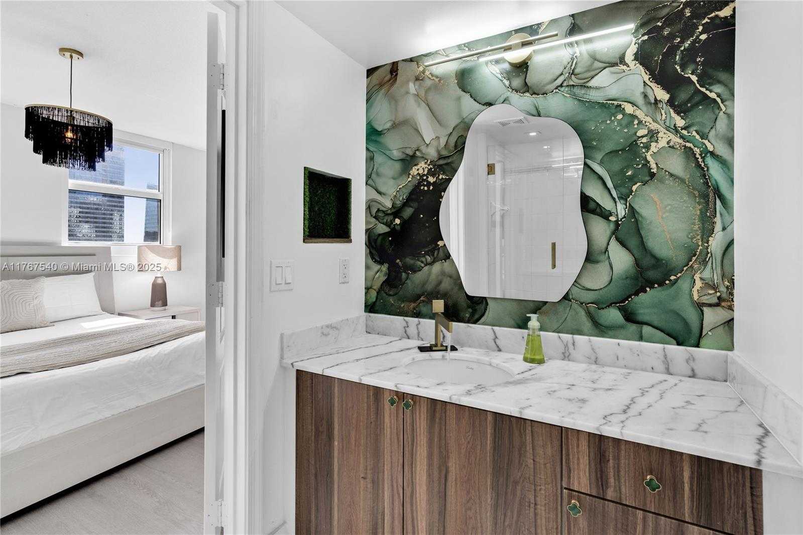 Small Image of 1200 BRICKELL BAY DR #3201, Miami Number 56