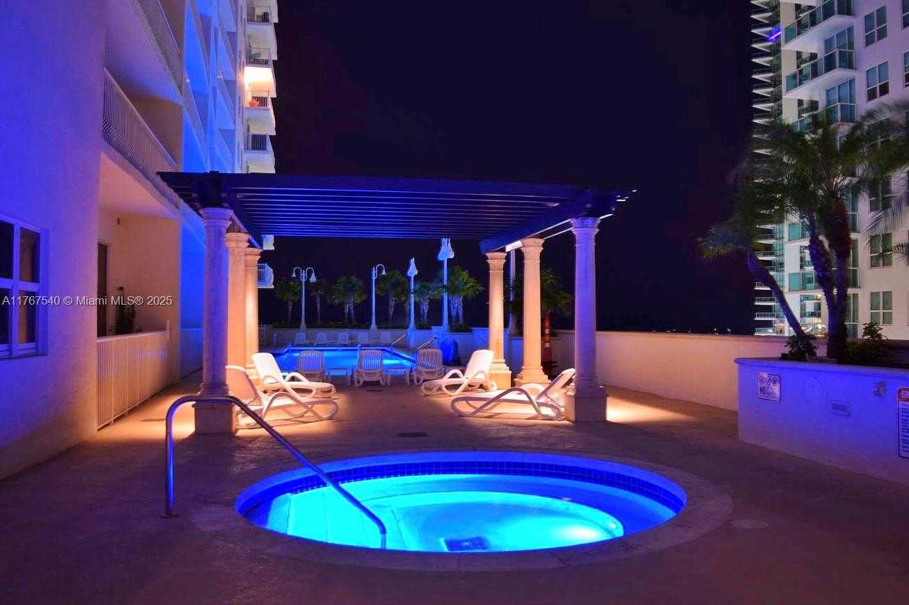 Small Image of 1200 BRICKELL BAY DR #3201, Miami Number 60