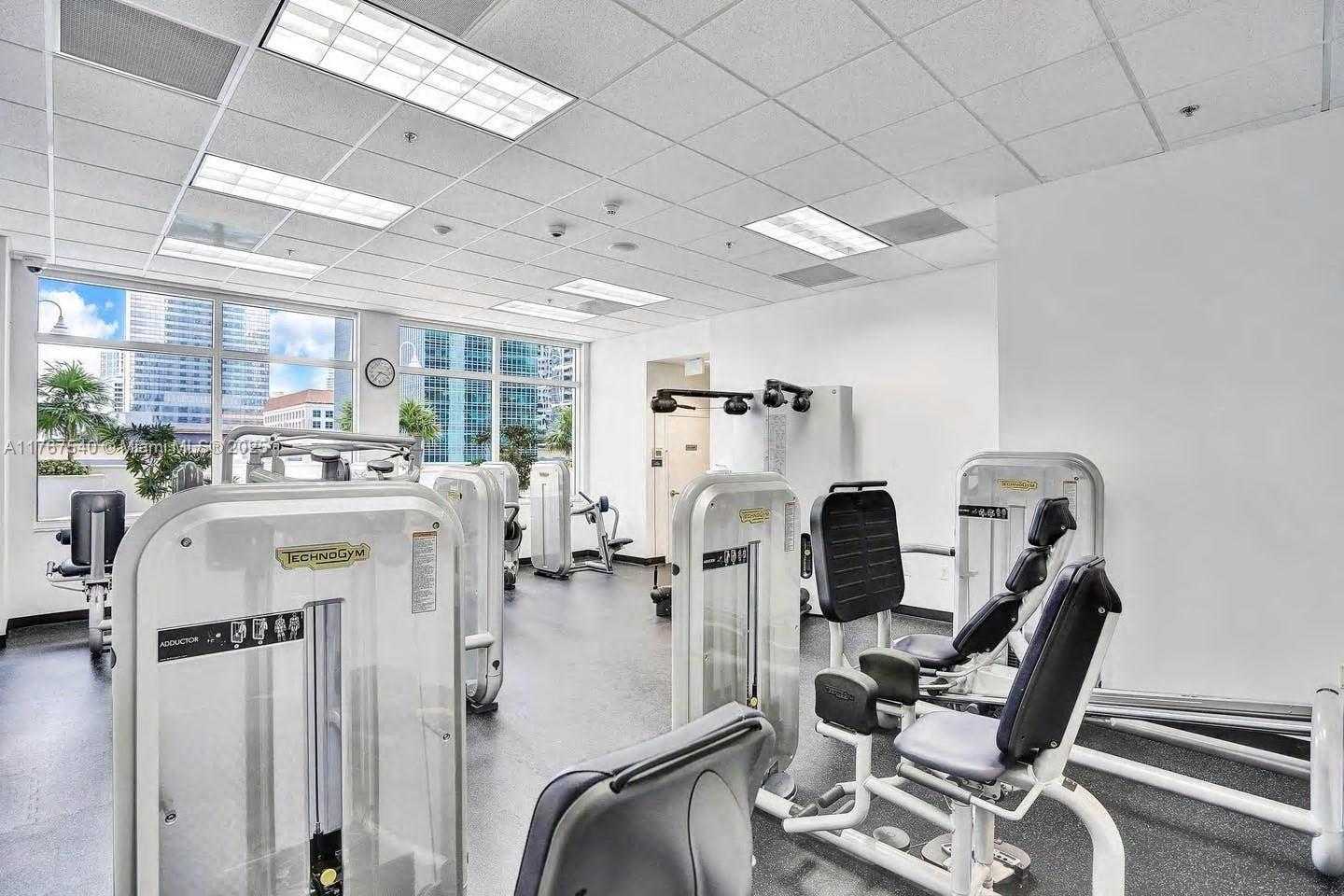 Small Image of 1200 BRICKELL BAY DR #3201, Miami Number 66