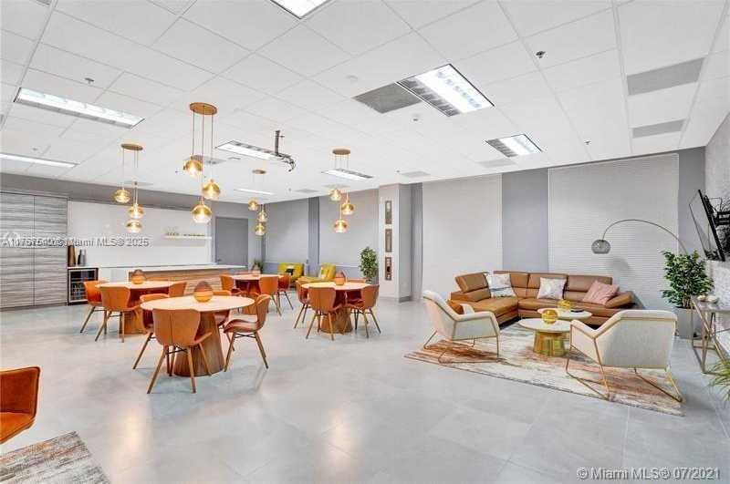 Small Image of 1200 BRICKELL BAY DR #3201, Miami Number 67