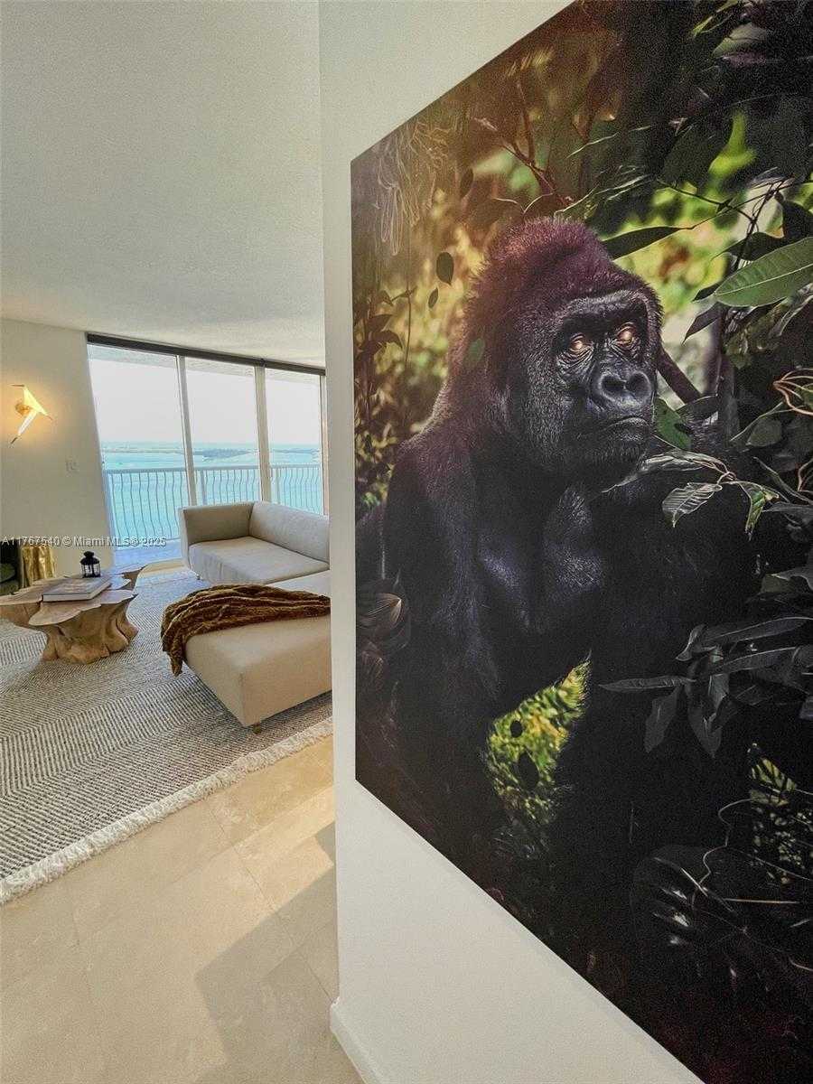 Small Image of 1200 BRICKELL BAY DR #3201, Miami Number 7