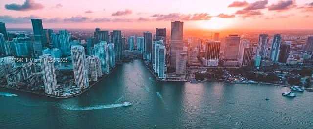 Small Image of 1200 BRICKELL BAY DR #3201, Miami Number 77