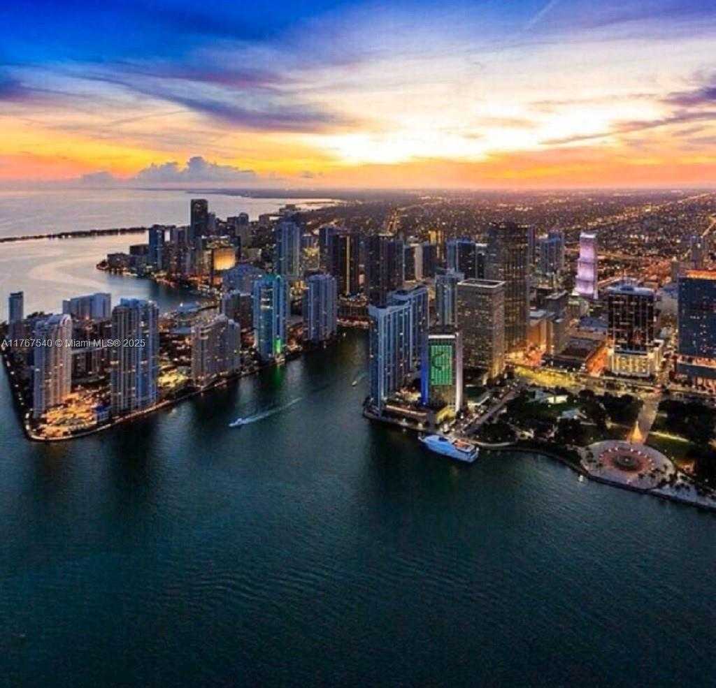 Small Image of 1200 BRICKELL BAY DR #3201, Miami Number 78