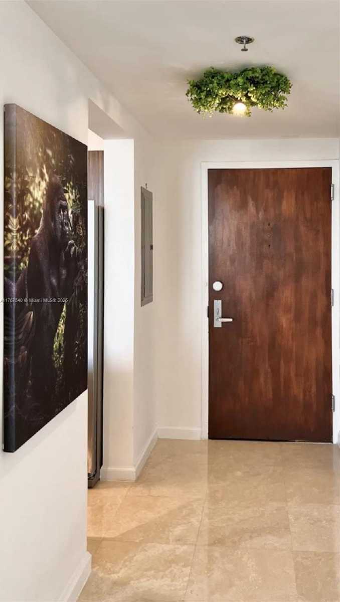 Small Image of 1200 BRICKELL BAY DR #3201, Miami Number 9