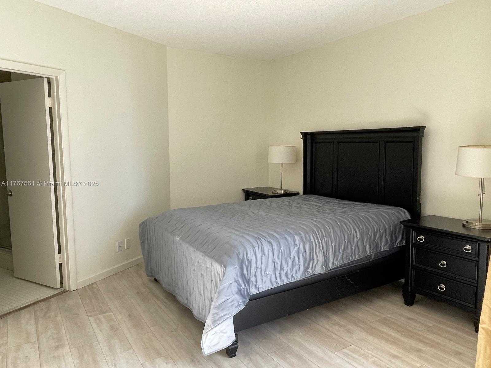 Small Image of 20281 EAST COUNTRY CLUB DR #810, Aventura Number 13