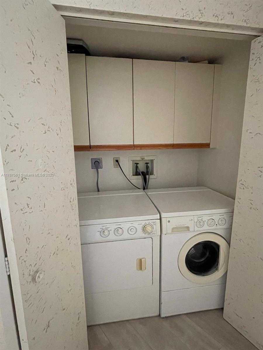 Small Image of 20281 EAST COUNTRY CLUB DR #810, Aventura Number 15