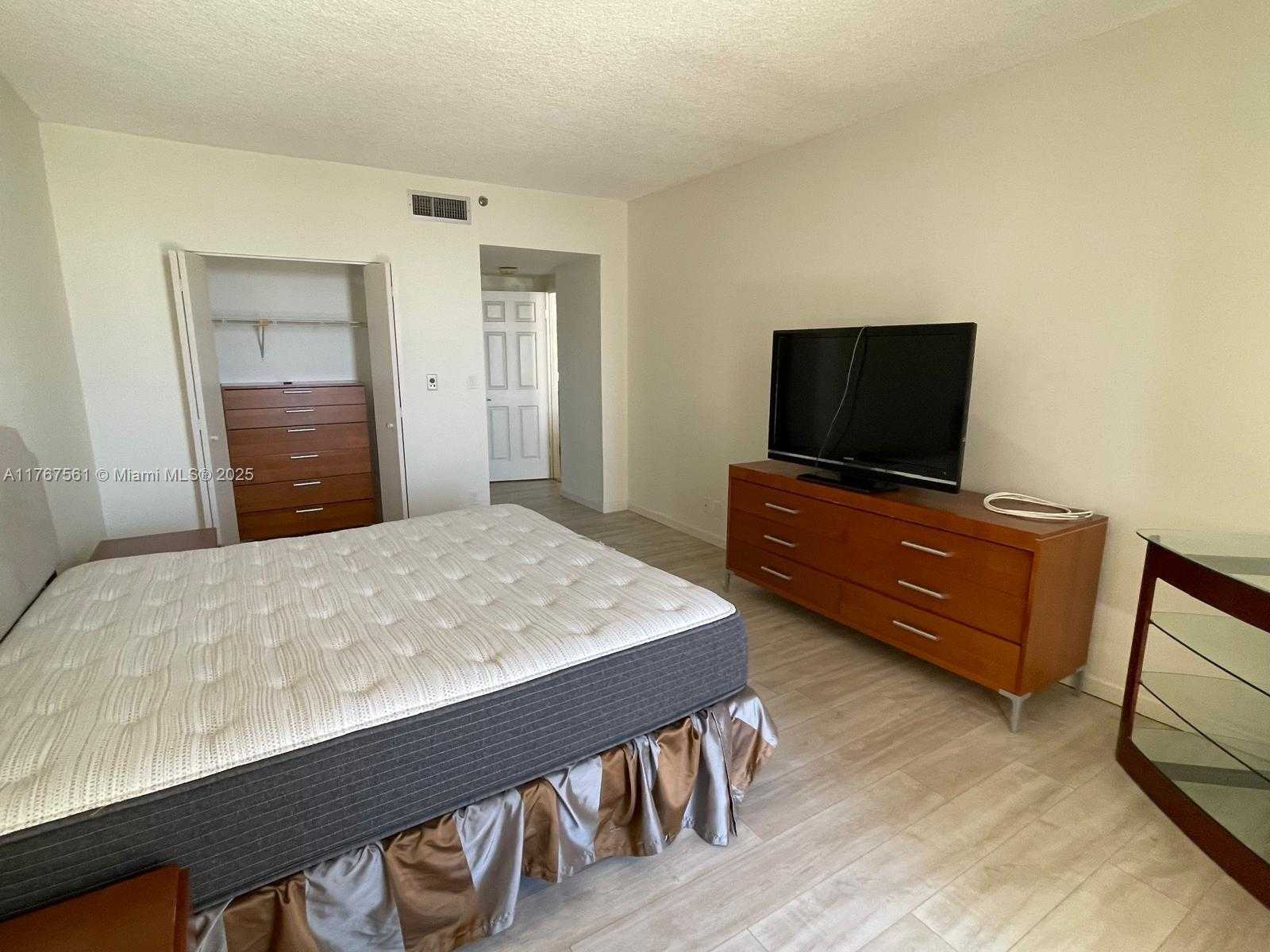 Small Image of 20281 EAST COUNTRY CLUB DR #810, Aventura Number 17