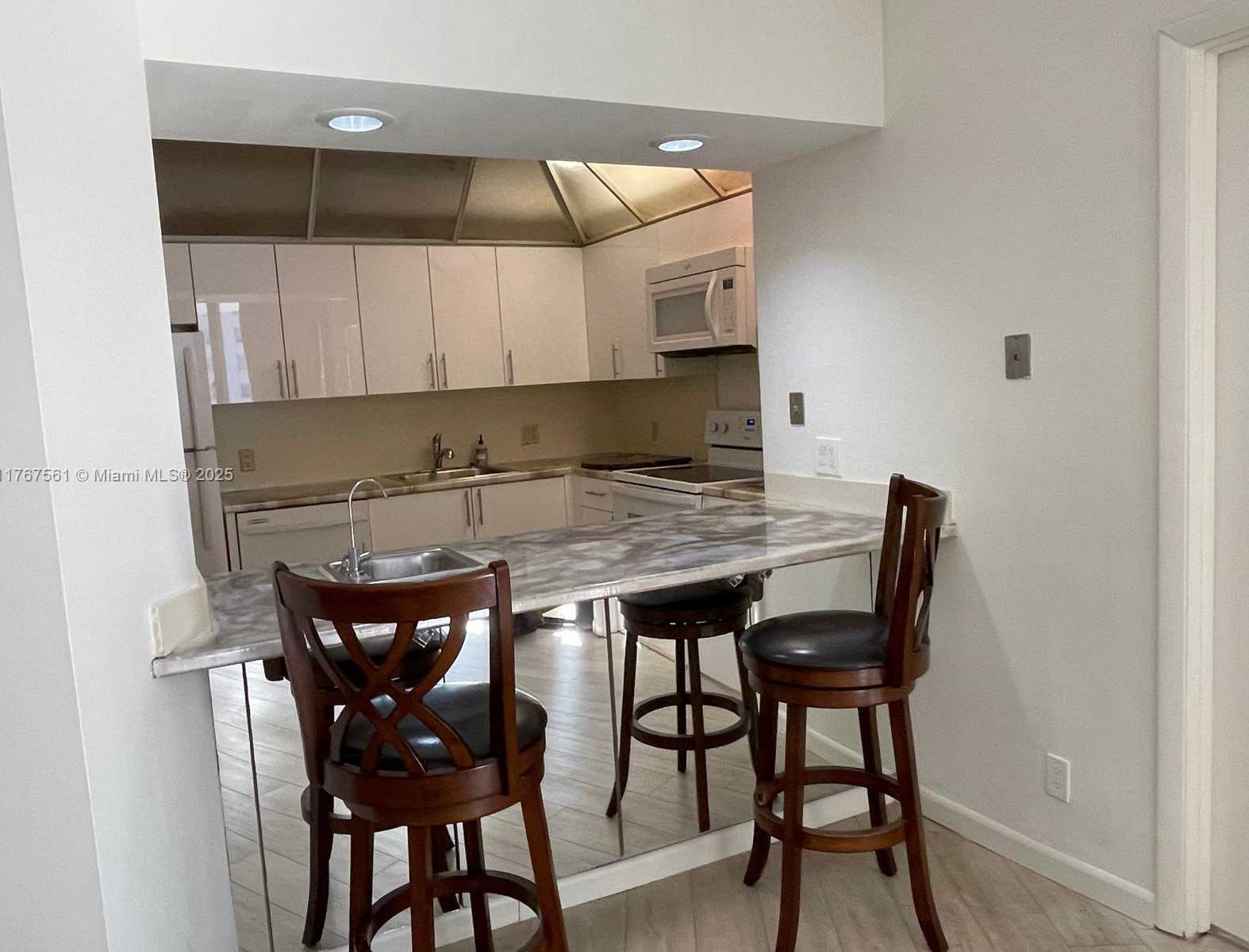 Small Image of 20281 EAST COUNTRY CLUB DR #810, Aventura Number 9