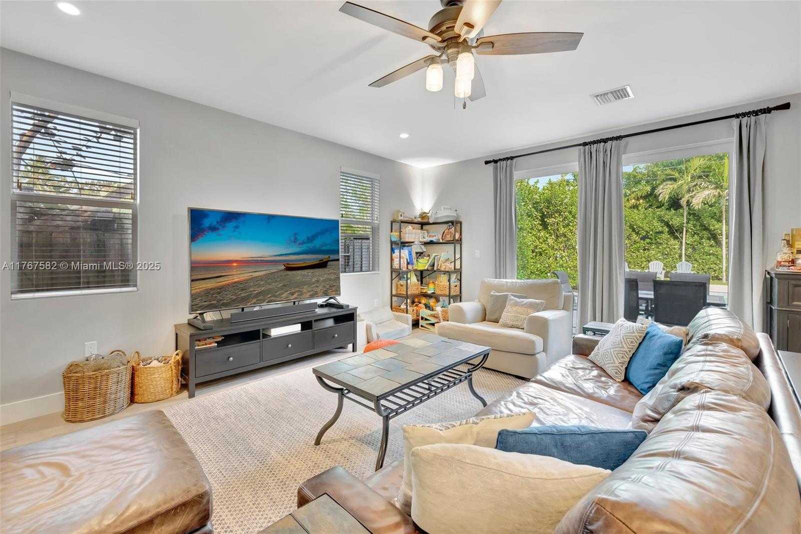 Small Image of 709 SOUTH WEST 17TH ST, Fort Lauderdale Number 16