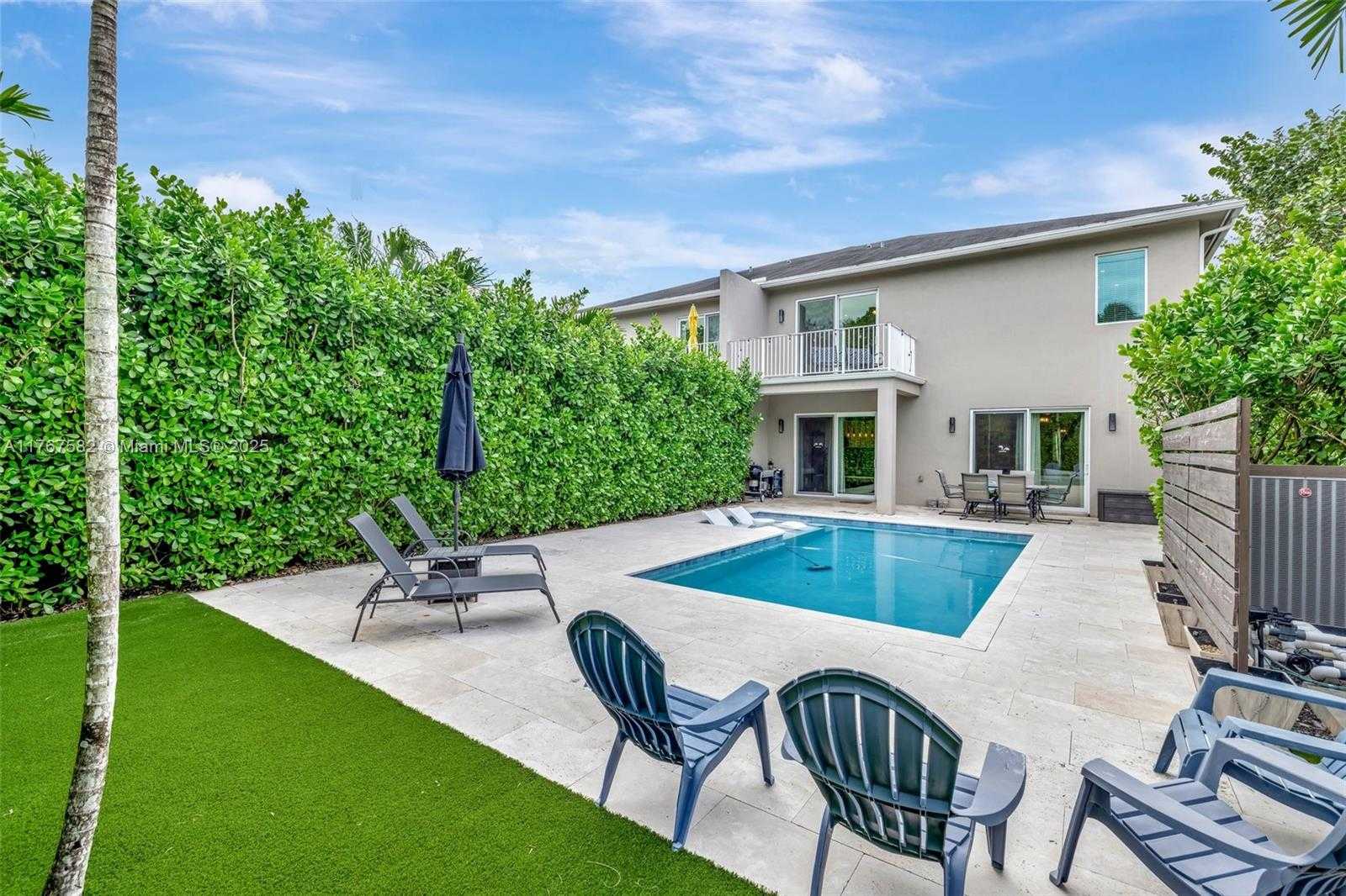 Small Image of 709 SOUTH WEST 17TH ST, Fort Lauderdale Number 2