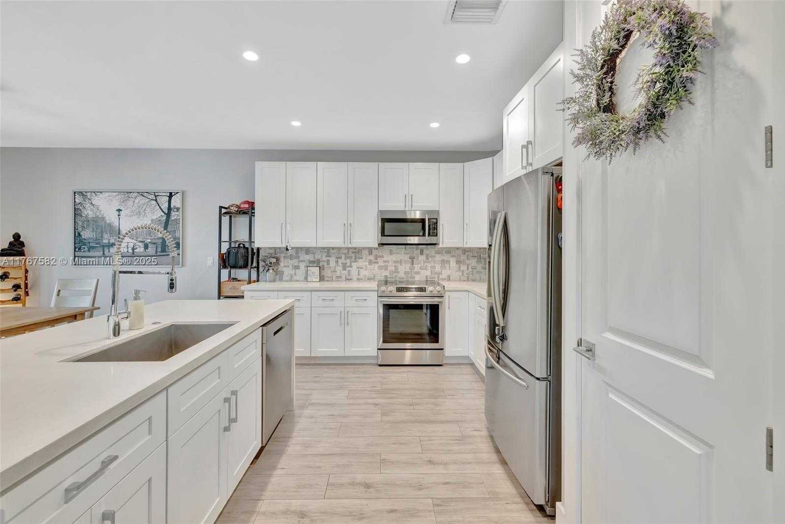 Small Image of 709 SOUTH WEST 17TH ST, Fort Lauderdale Number 20