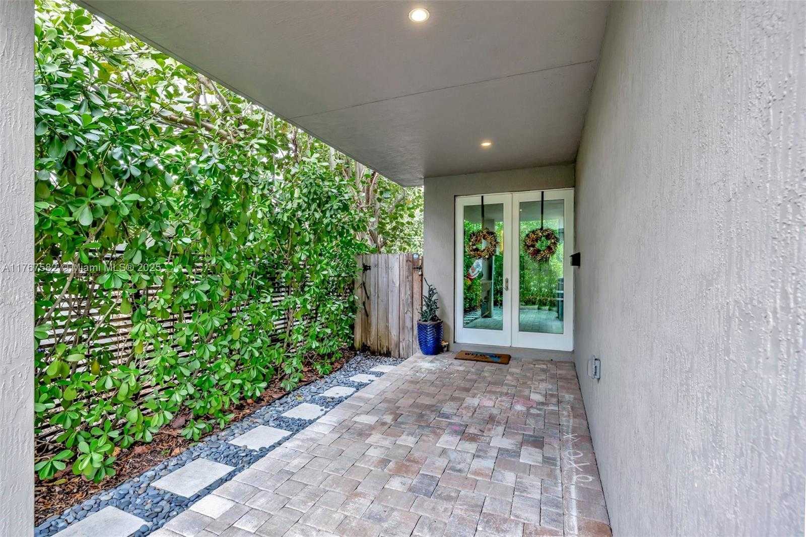 Small Image of 709 SOUTH WEST 17TH ST, Fort Lauderdale Number 3