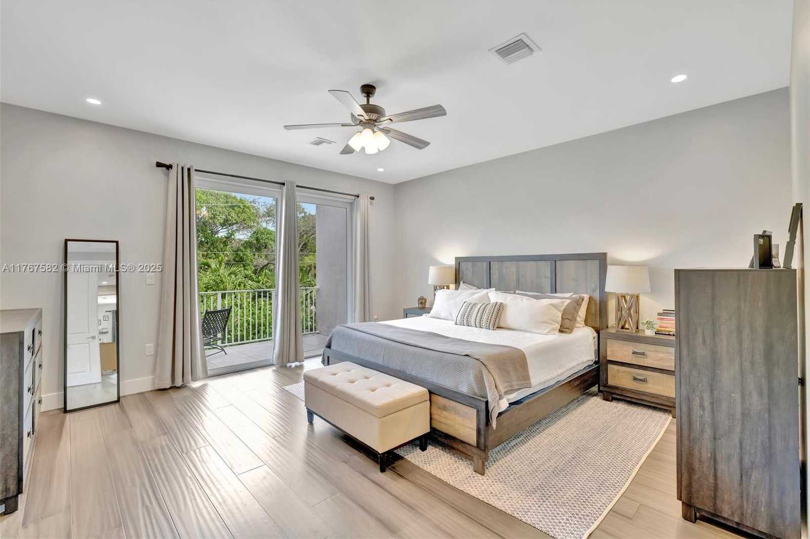 Small Image of 709 SOUTH WEST 17TH ST, Fort Lauderdale Number 33