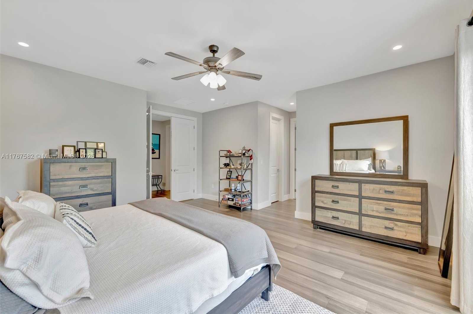 Small Image of 709 SOUTH WEST 17TH ST, Fort Lauderdale Number 36