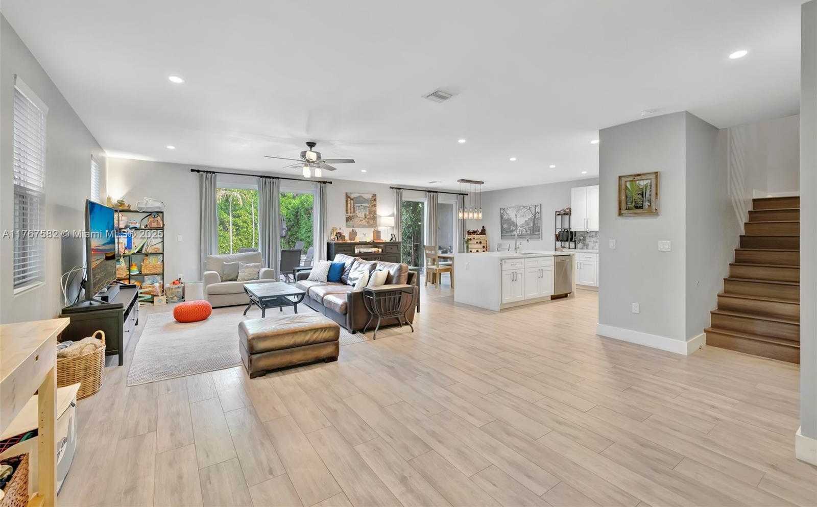 Small Image of 709 SOUTH WEST 17TH ST, Fort Lauderdale Number 4