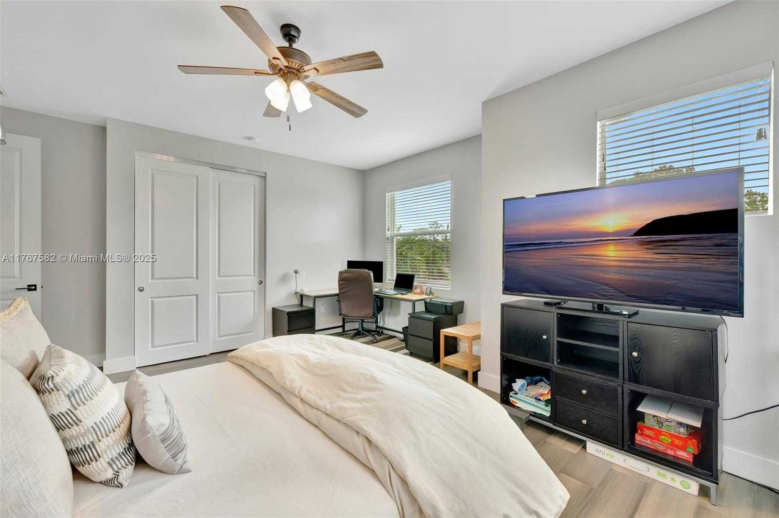 Small Image of 709 SOUTH WEST 17TH ST, Fort Lauderdale Number 43