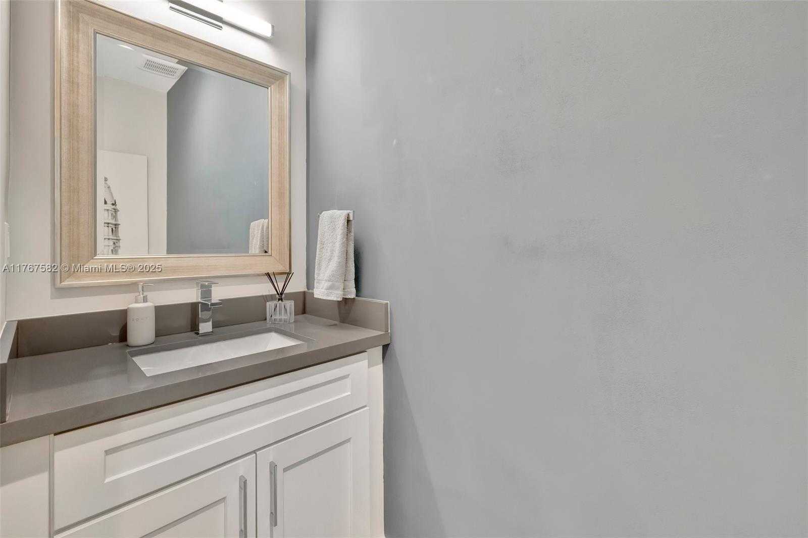 Small Image of 709 SOUTH WEST 17TH ST, Fort Lauderdale Number 55