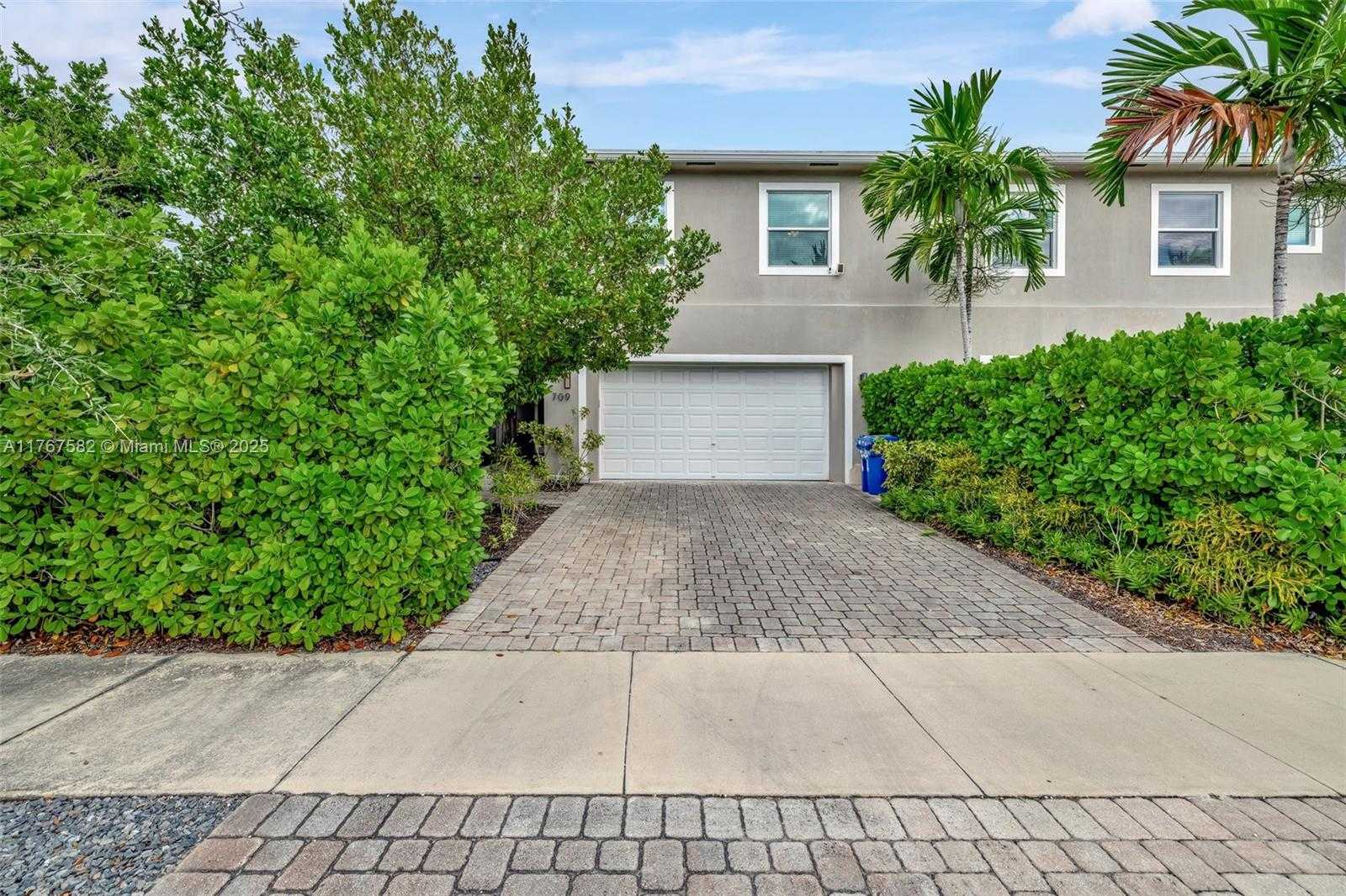 Small Image of 709 SOUTH WEST 17TH ST, Fort Lauderdale Number 60