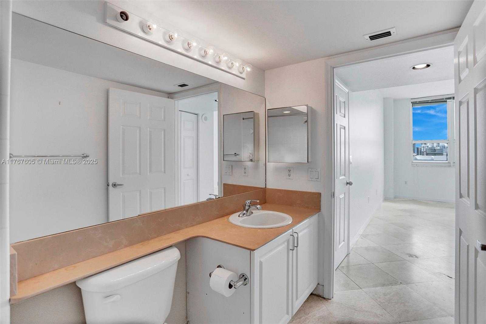 Small Image of 1155 BRICKELL BAY DR #PH104, Miami Number 30
