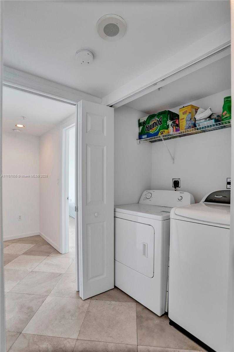 Small Image of 1155 BRICKELL BAY DR #PH104, Miami Number 37