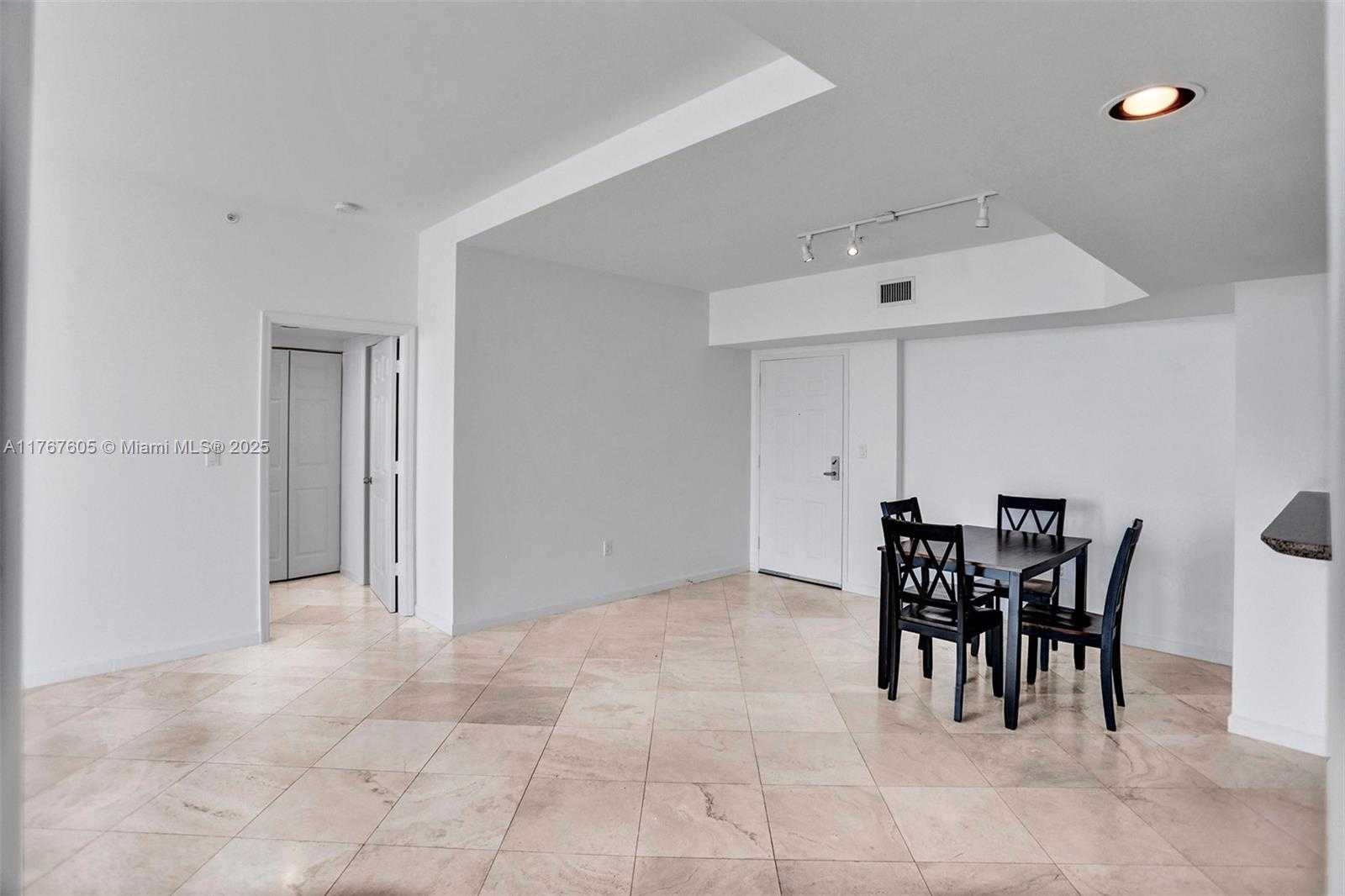 Small Image of 1155 BRICKELL BAY DR #PH104, Miami Number 43
