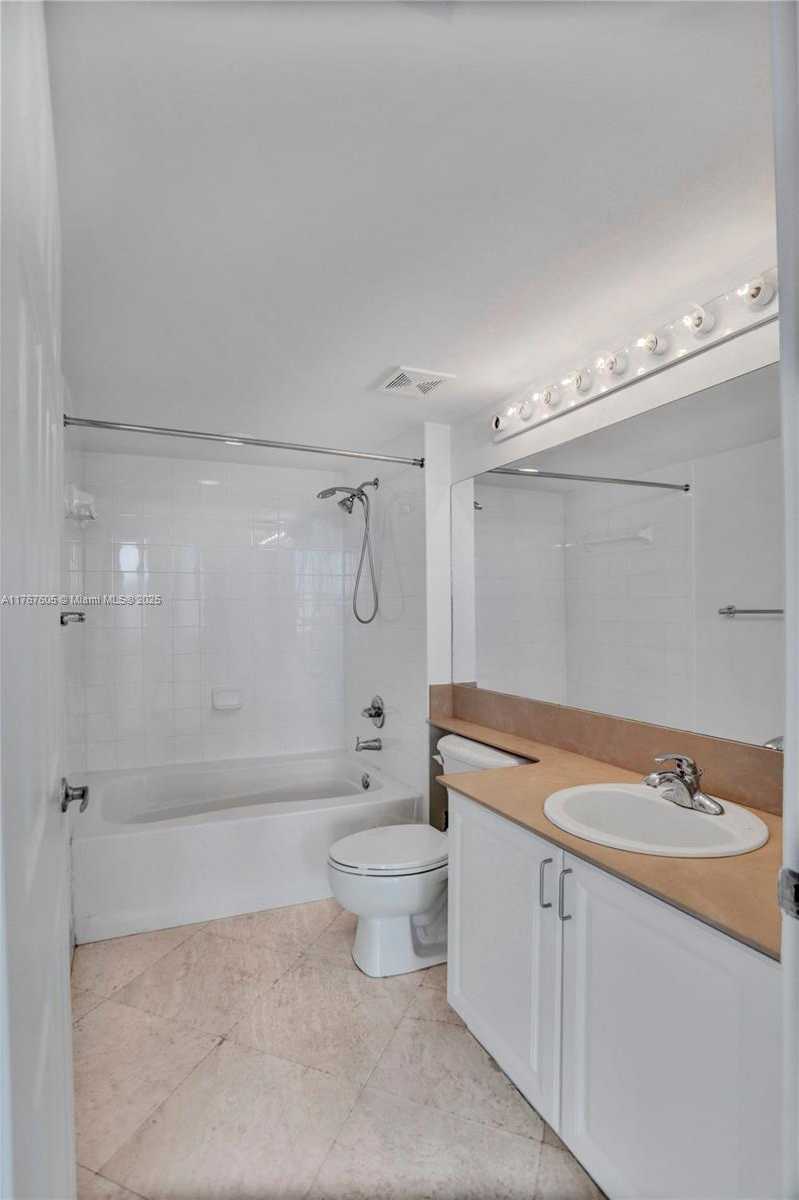 Small Image of 1155 BRICKELL BAY DR #PH104, Miami Number 44