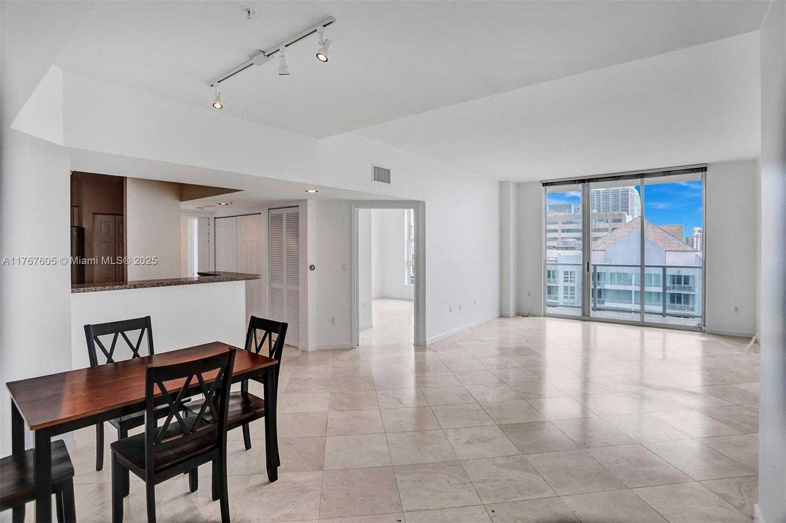 Small Image of 1155 BRICKELL BAY DR #PH104, Miami Number 5
