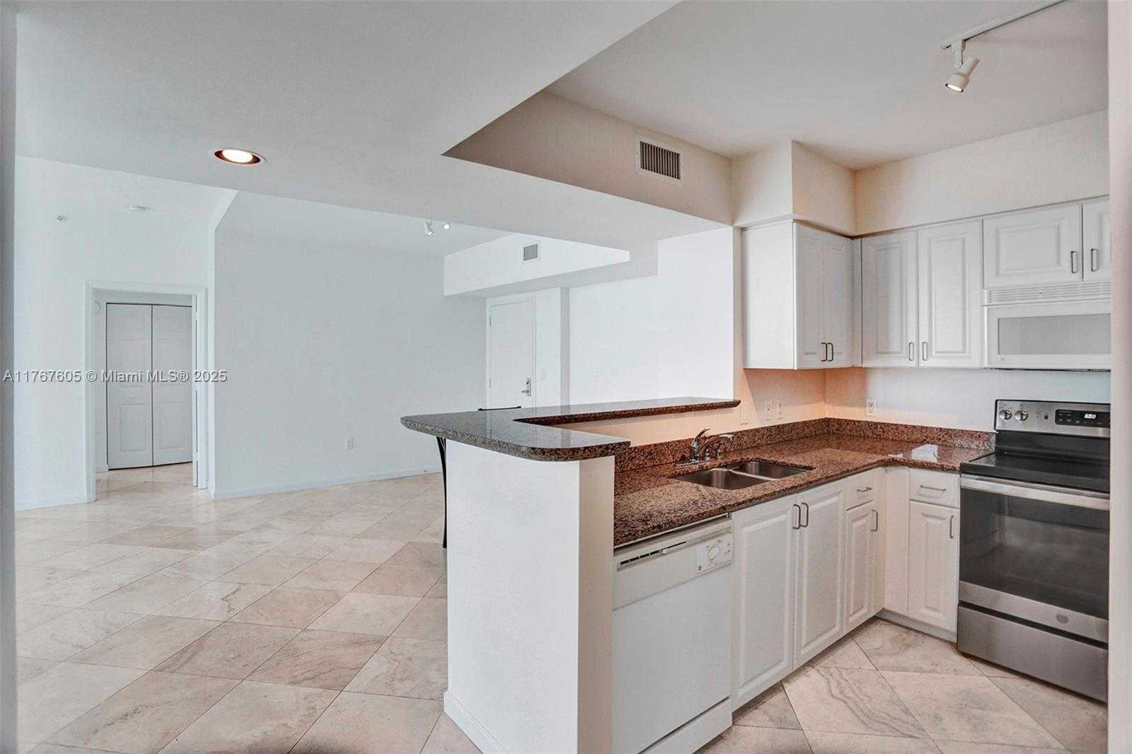 Small Image of 1155 BRICKELL BAY DR #PH104, Miami Number 6